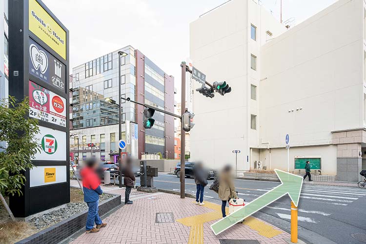 国道467号にぶつかります